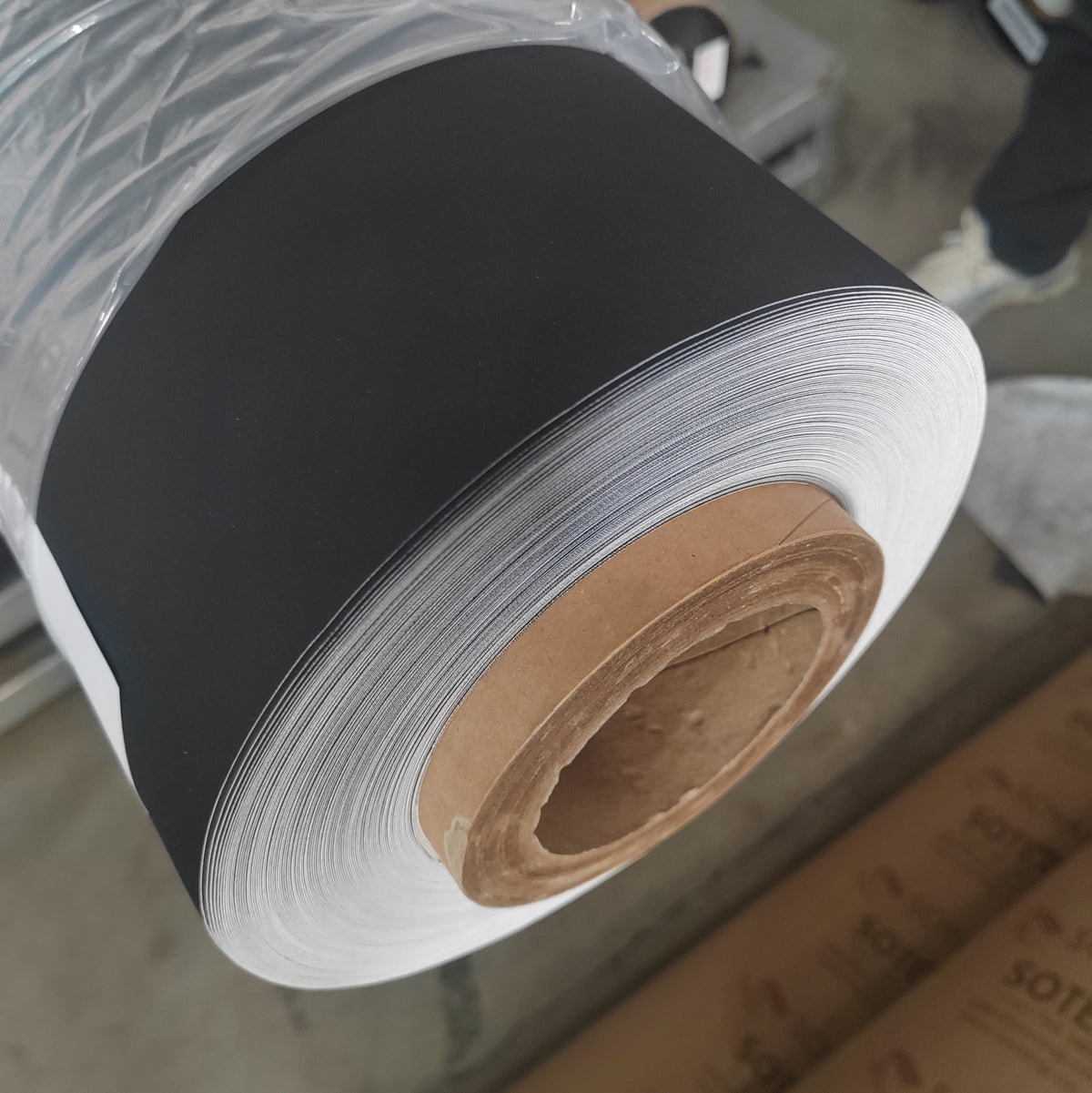 Factory Direct Sale White Sublimation Heat Transfer Paper 40gsm Roll for Clothing Fabric Printing with Fast Drying